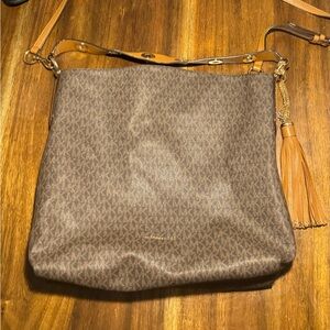 Extra big slouchy Michael Kors bag with crossbody strap